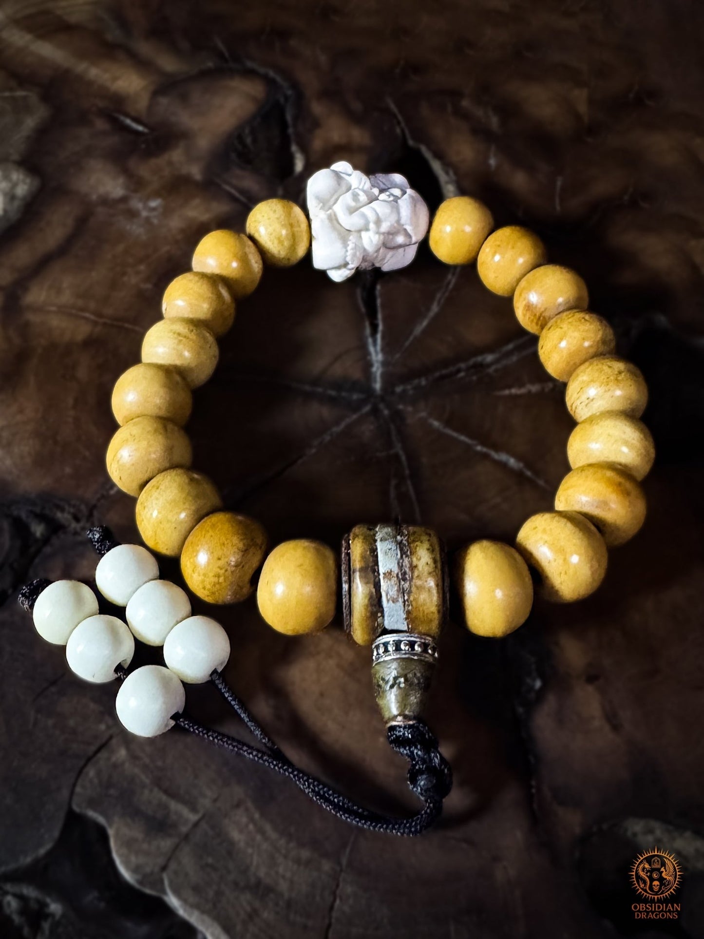 Bracelet mala Ganesh Shibazi à 18 perles en os de buffle patiné au thé, Ganesh en bois de cerf et perle Guru - Obsidian Dragons