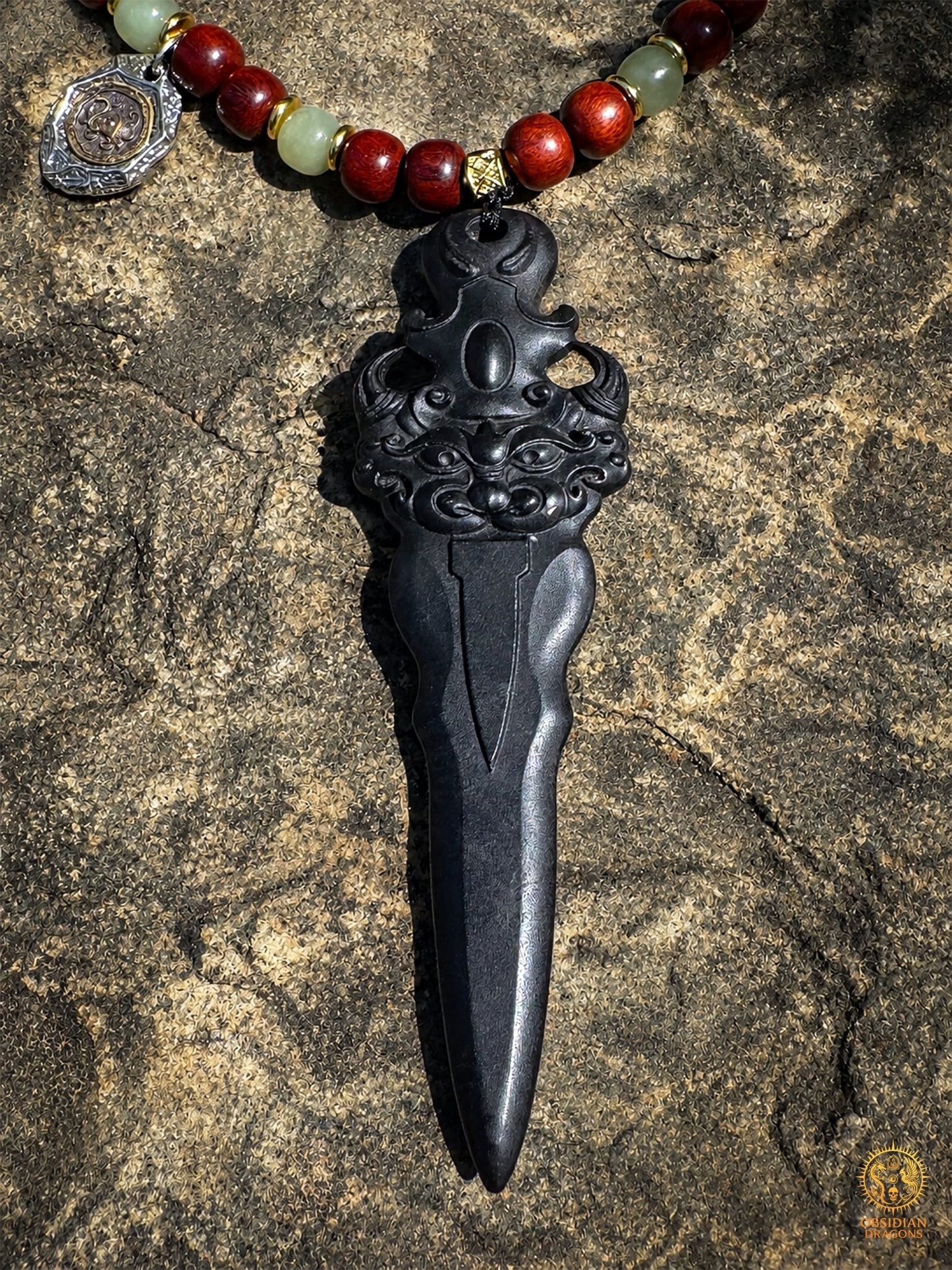 Collier talisman taoïste - épée de protection en jade noir