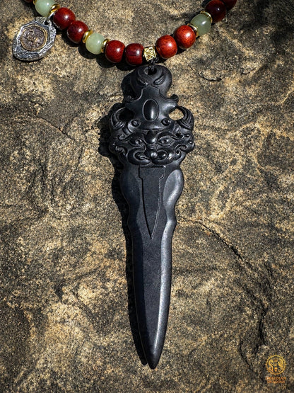 Collier talisman taoïste - épée de protection en jade noir