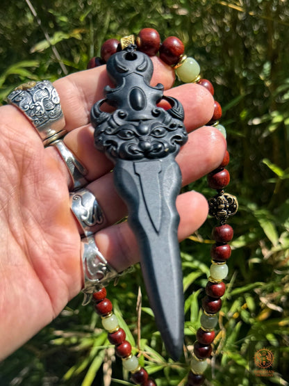 Collier talisman taoïste - épée de protection en jade noir