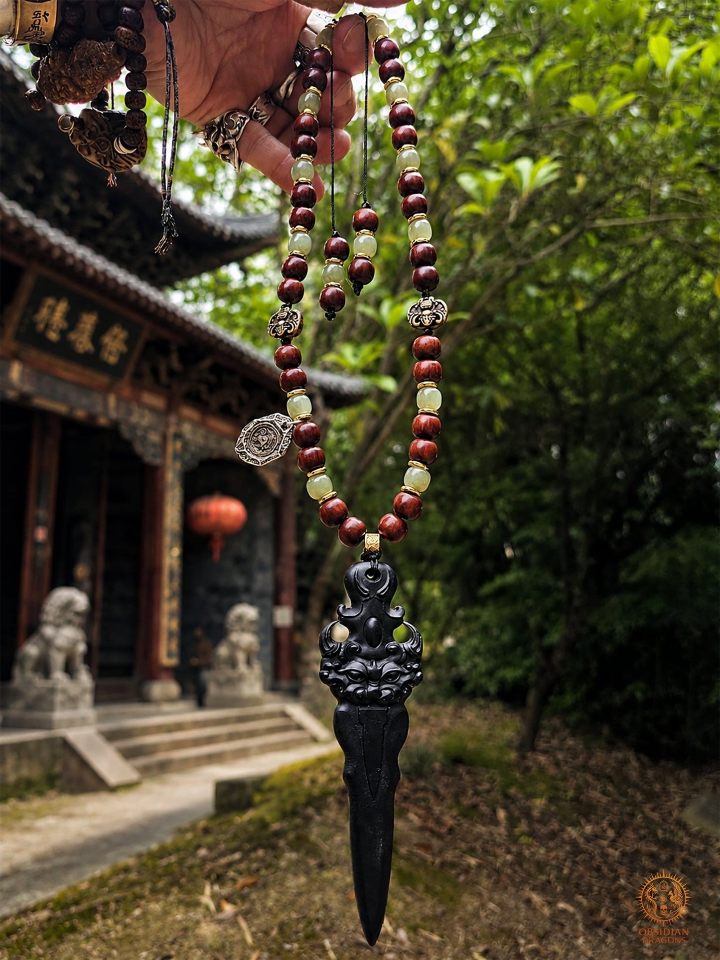 Collier talisman taoïste - épée de protection en jade noir