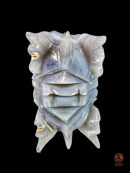 Crâne de dragon en géode de quartz à inclusion de calcite - obsidian dragons