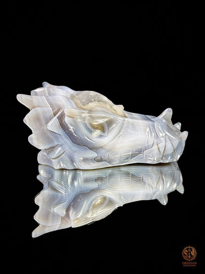 Crâne de dragon en géode de quartz à inclusion de calcite | obsidian dragons