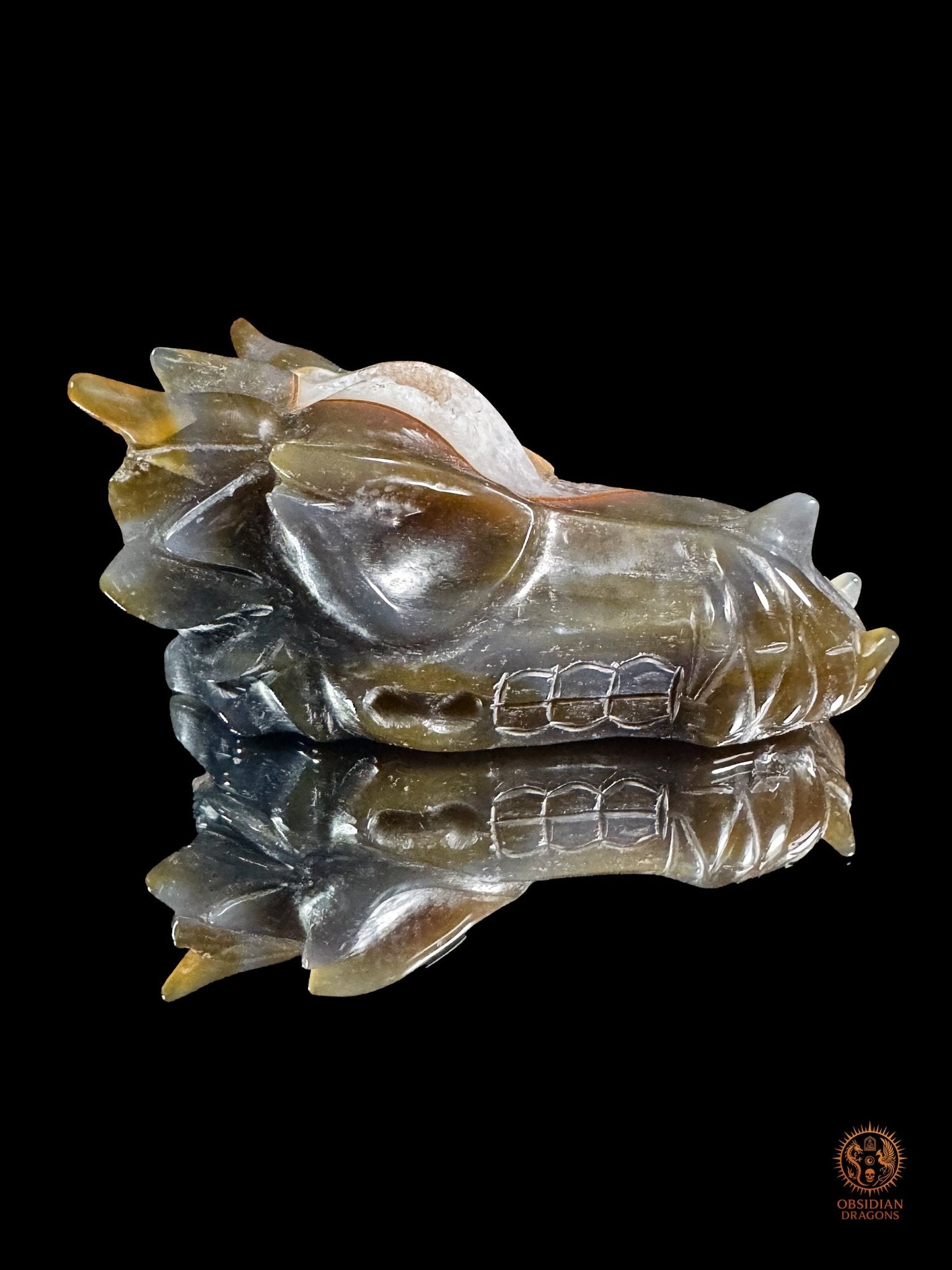 Crâne de dragon en géode de quartz – Souffle des profondeurs - obsidian dragons