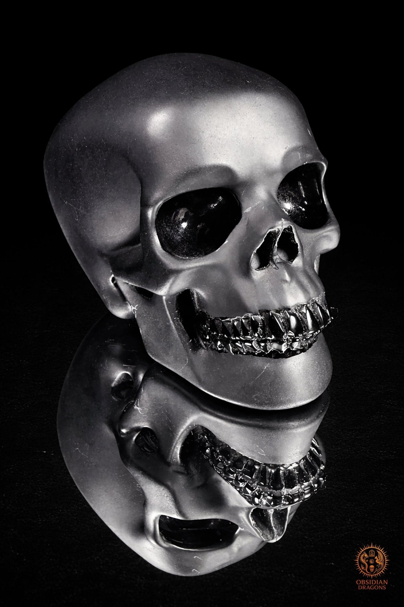Crâne en obsidienne noire hyper réaliste mat et miroir | obsidian dragons