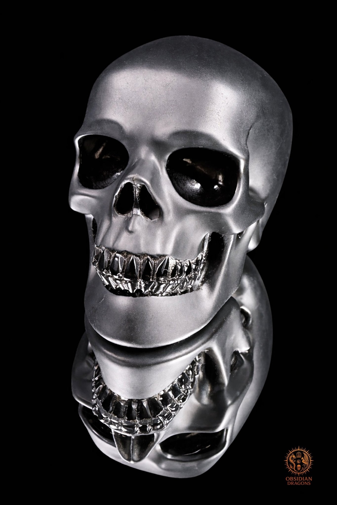 Crâne en obsidienne noire hyper réaliste mat et miroir | obsidian dragons