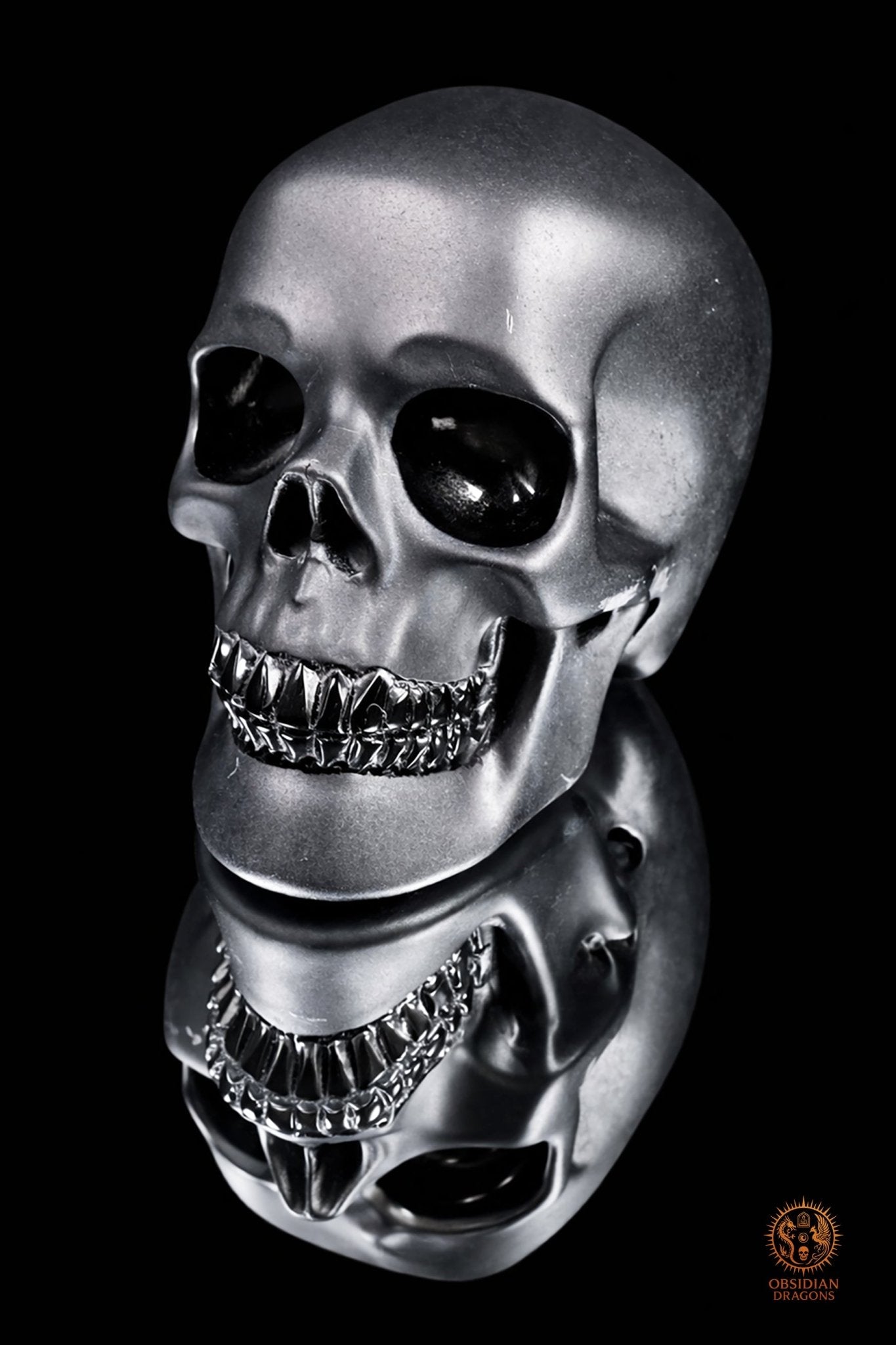 Crâne en obsidienne noire hyper réaliste mat et miroir | obsidian dragons