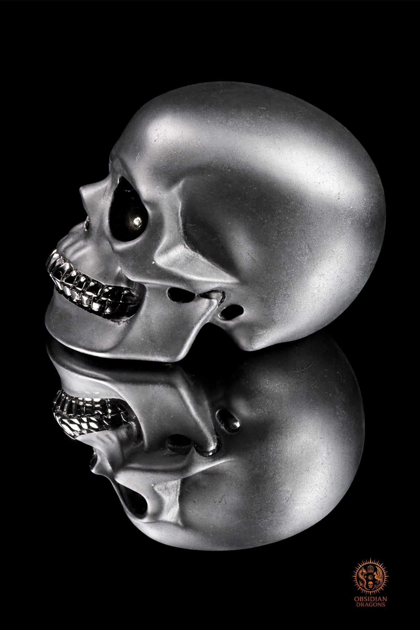 Crâne en obsidienne noire hyper réaliste mat et miroir | obsidian dragons