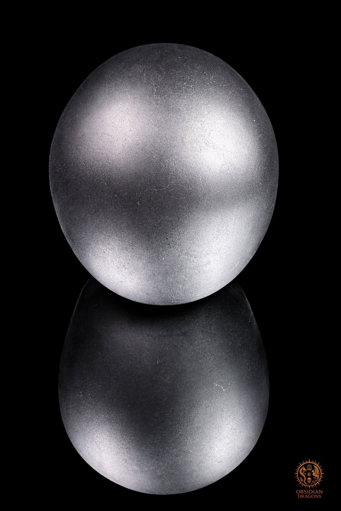 Crâne en obsidienne noire hyper réaliste mat et miroir | obsidian dragons