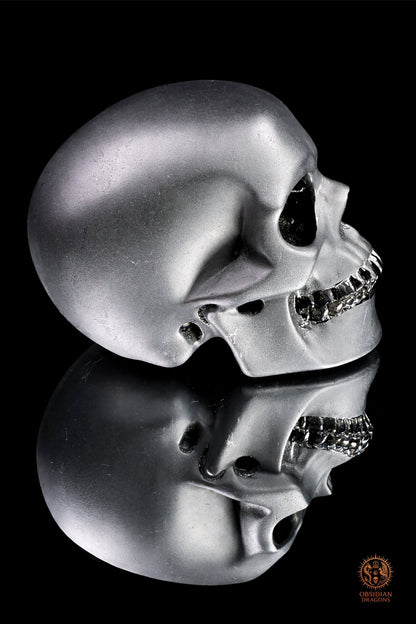 Crâne en obsidienne noire hyper réaliste mat et miroir | obsidian dragons