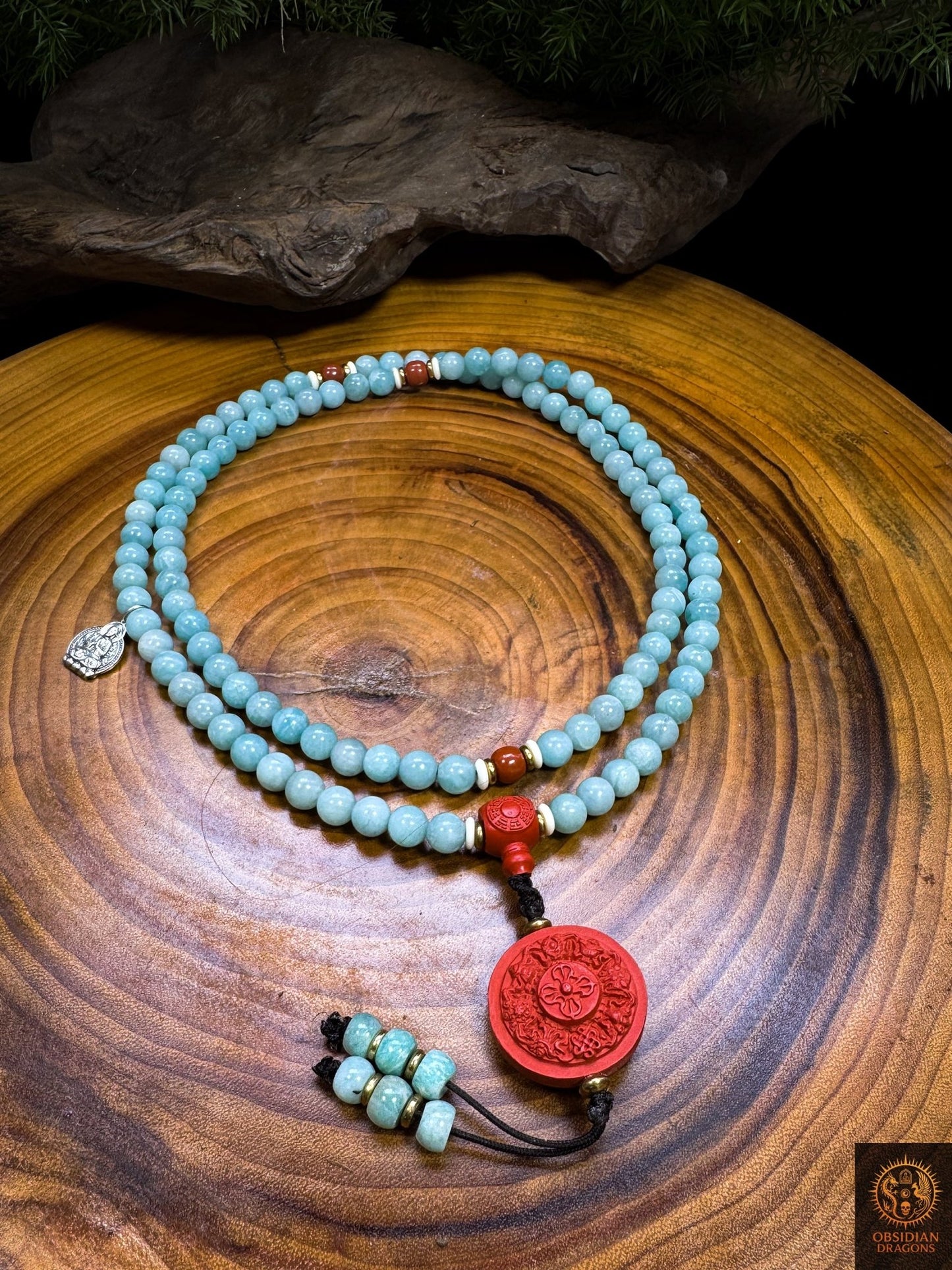 Mala bouddhiste en amazonite et cinabre composé de 108 perles, agate Nan Hong, médaillon de Vairocana et pendentif dorje - Obsidian Dragons