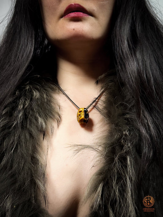 Pendentif crâne en œil de tigre naturel | obsidian dragons