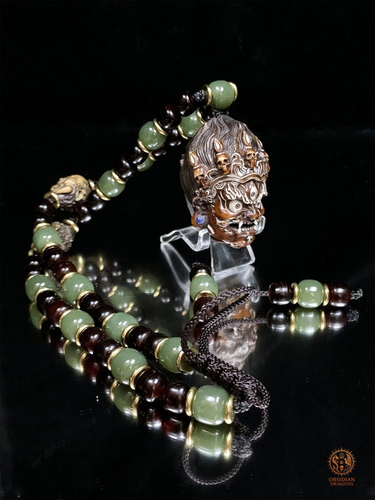 Pendentif Mahakala en bois de cerf – Collier bouddhiste tibétain | obsidian dragons