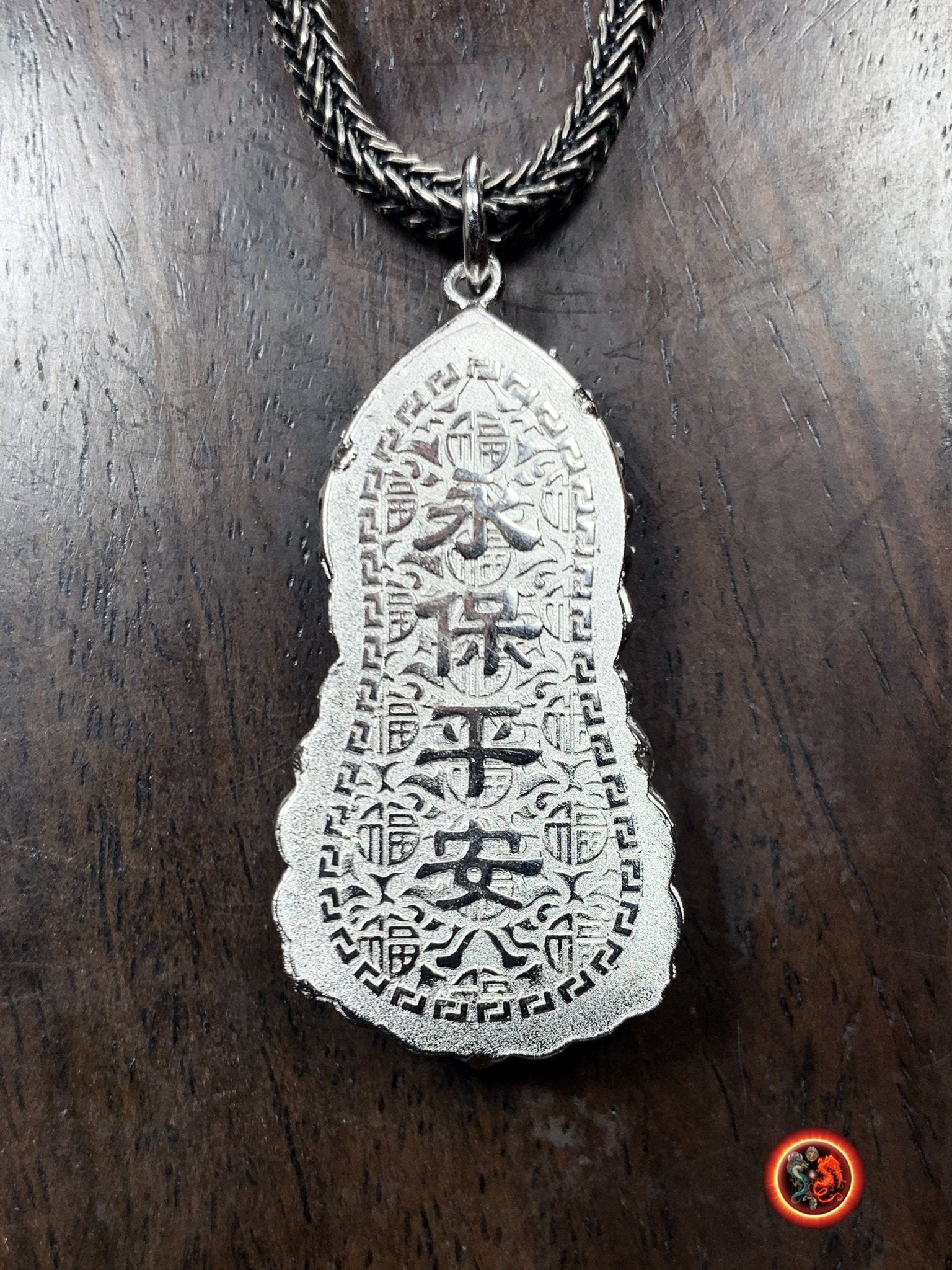 pendentif bouddha en argent- Bodhisattva Guan Yin | obsidian dragons