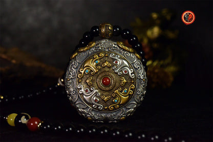 Pendentif Bouddha Acala. Amulette protection bouddhisme tibétain  argent 925. thangka peint à la main roue tournante au verso, mala 108 perles - obsidian dragon