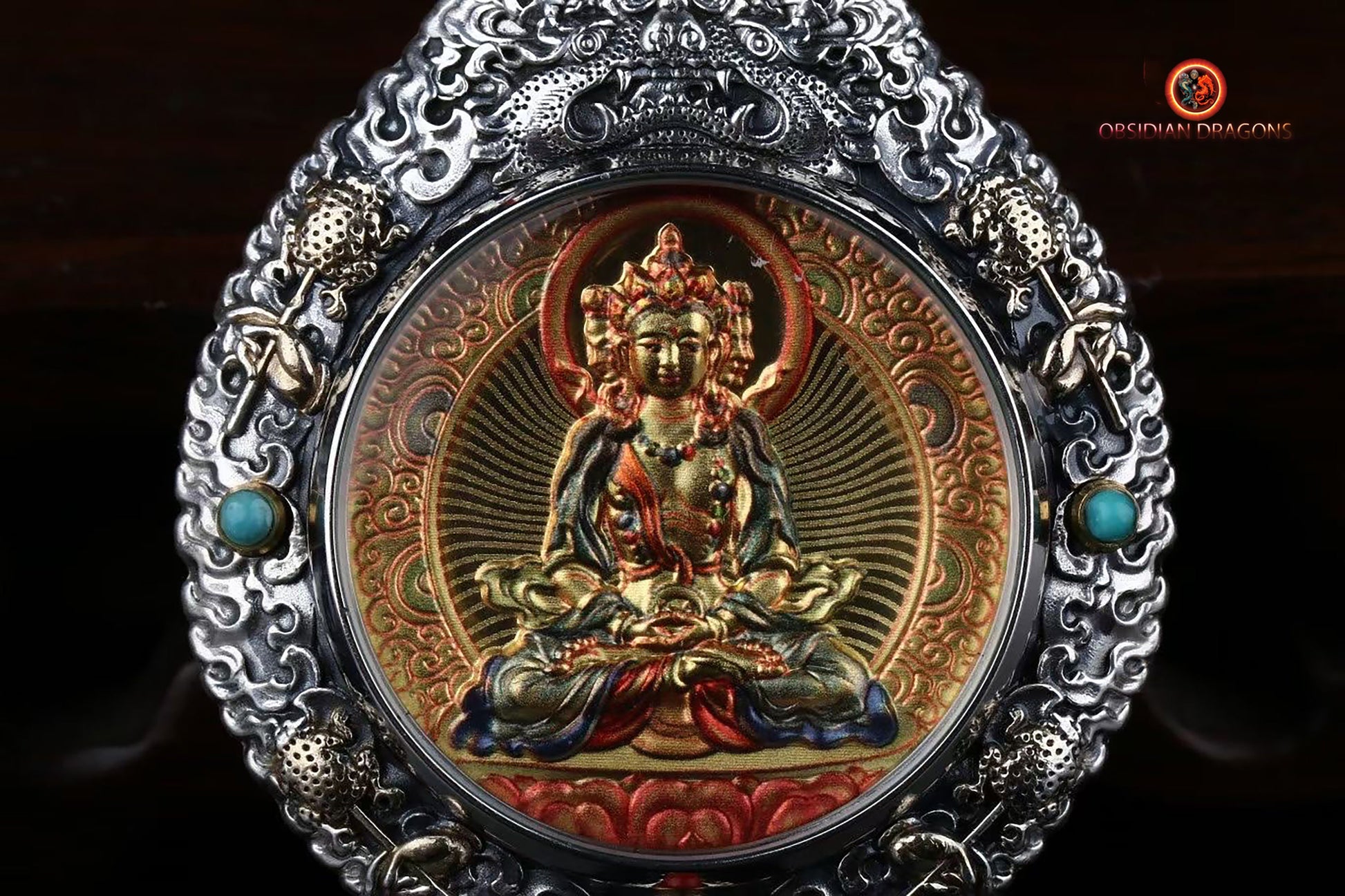 pendentif bouddha. protection de Vairocana. Authentique ghau avec tangka peint sur or. Amulette bouddhiste vajrayana - obsidian dragon