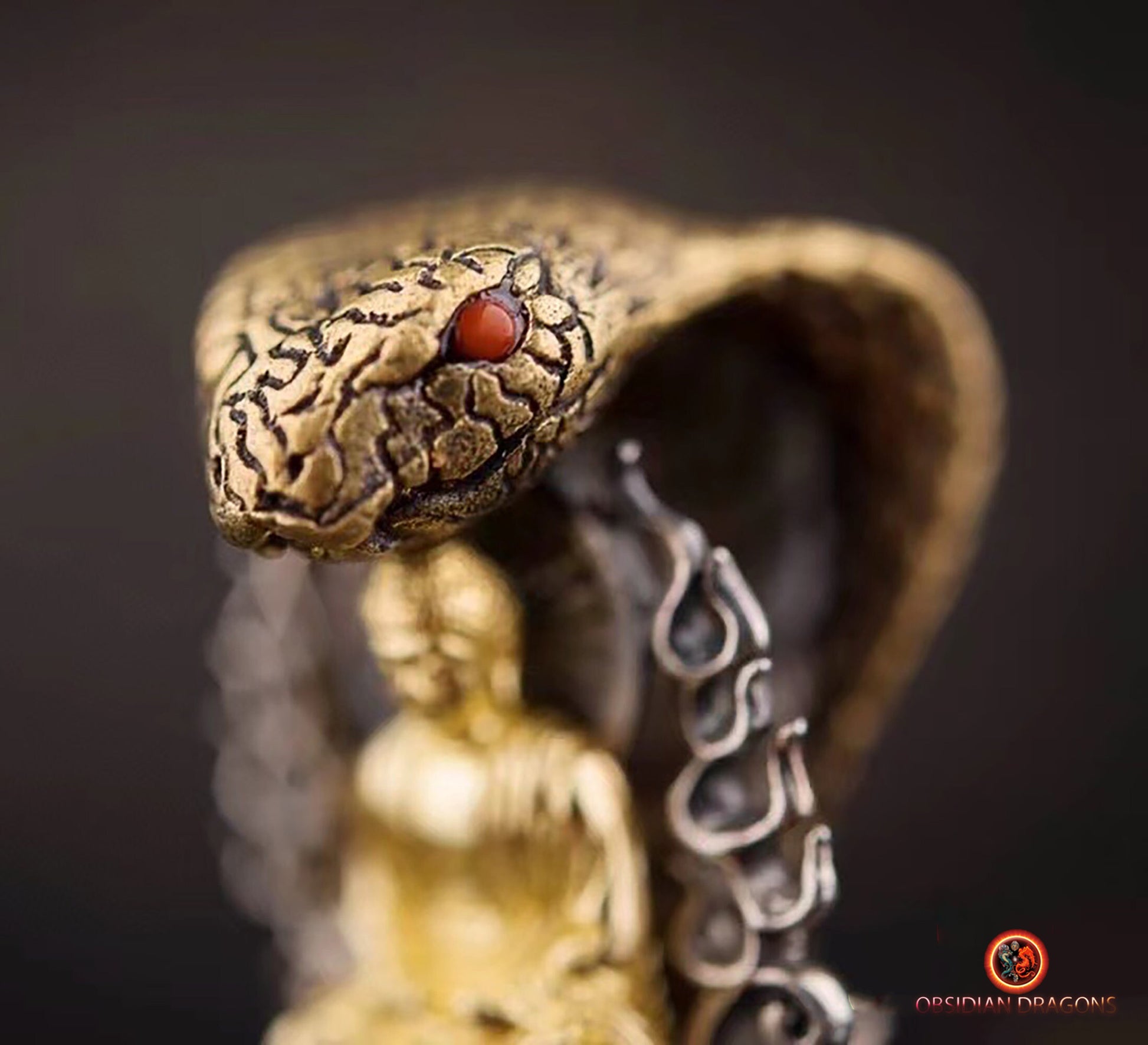 Pendentif phurba- Cobra protégeant le bouddha | obsidian dragons