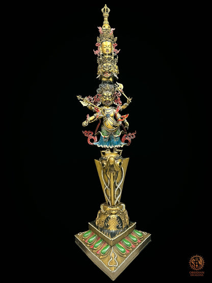 Phurba tibétain monumental en bronze polychrome de 102 cm, dague rituelle vajrayana avec Vajrakilaya, Mahakala et Vajrasattva - Obsidian Dragons