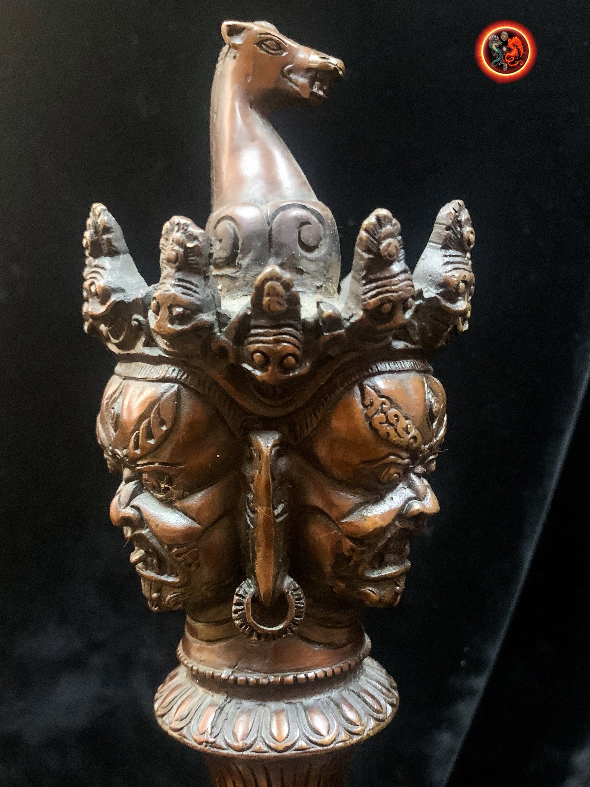 Grand Phurba bouddhiste vajrayana tibetain. Bronze. Dague rituelle - obsidian dragon