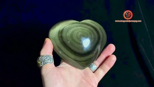 Grand coeur en obsidienne dorée. Originaire du Mexique. Qualité A+ Dimensions de 107/128/52mm poids de 0,729kg