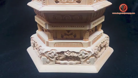 Statue, buddhistische Statuette. Buddha Amitabha. Gelbe Zeder aus Alaska. Außergewöhnliche Handwerkskunst. Abnehmbar. Maße: 32 cm/16 cm/15 cm