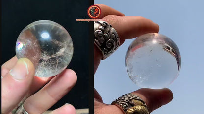 Sphère, boule de cristal. Cristal de Roche du Bresil, qualité excellente. Beaux givres en inclusions. Cristal de roche naturel. 0,160kg