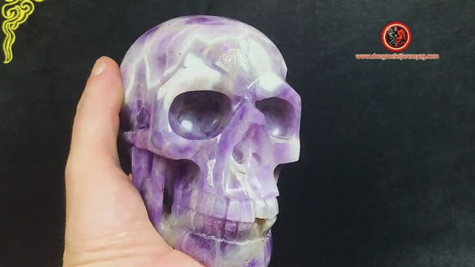 Großer Kristallschädel. Eitelkeit. Aus Naturstein geschnitzt. Amethystschädel aus Brasilien. Einzelstück. Schädel, Akasha-Meditation