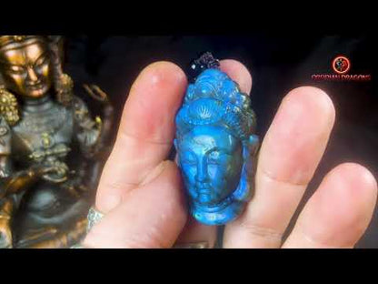 Pendentif Bouddha en labradorite- Guan Yin