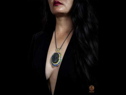 Pendentif dragon des flammes – Obsidienne, vermeil, cloisonné