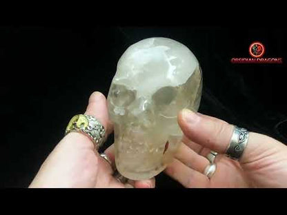 Grand crâne en cristal de roche himalayen- Original