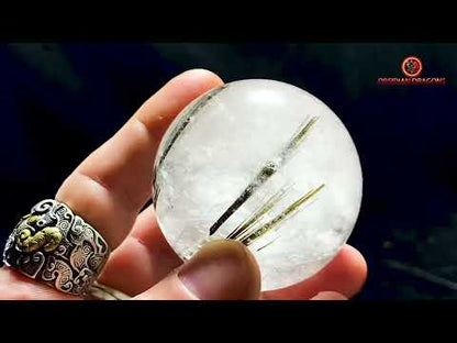 Boule de Cristal de Roche - Inclusions de Tourmalines Vertes