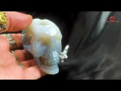 Crâne de cristal dans une géode de quartz- Unique
