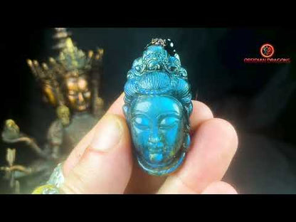 Pendentif Bouddha en labradorite- Guan Yin