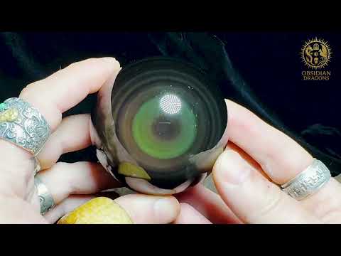 Lien viens la video hébergée sur youtube de la Sphère en obsidienne œil céleste rare – Reflets jaunes - 7cm