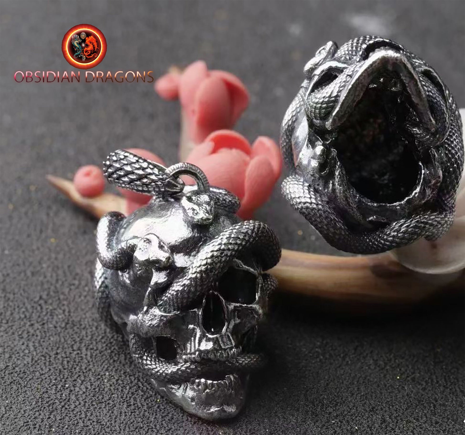 Pendentif crâne. Tete de mort et serpent. Argent 925 poinçonné - obsidian dragon