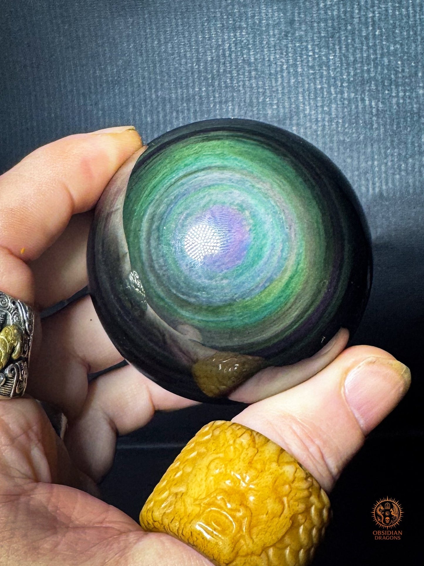 Sphère en obsidienne œil céleste rare vert violet de 6,1 cm | obsidian dragons