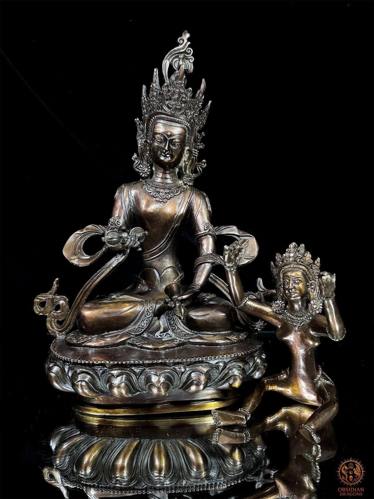 Vajrasattva en bronze assis sur son socle de lotus, avec sa parèdre amovible présentée séparément à ses côtés - Obsidian Dragons