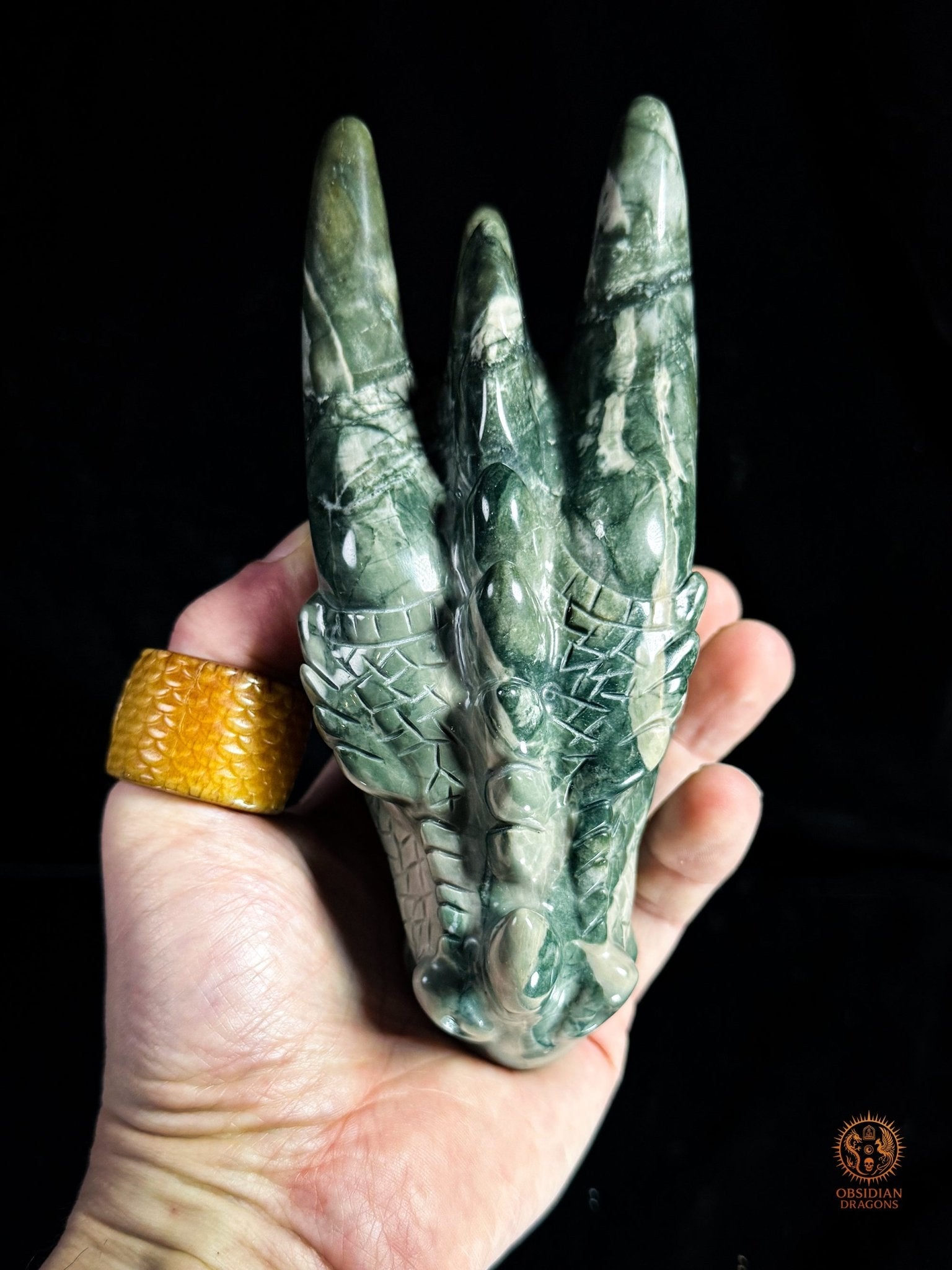 Tête de dragon en jade Hua’an Yu – Ancrage | obsidian dragons