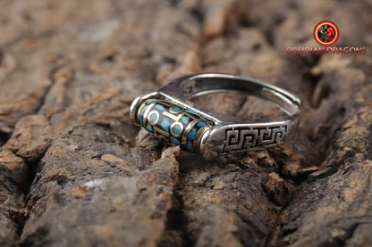 bague tibétaine.DZI, agate sacrée tibétaine à 9 yeux "expulser le mal" . Argent 925, cuivre et turquoises bague réglable à toutes tailles. - obsidian dragon