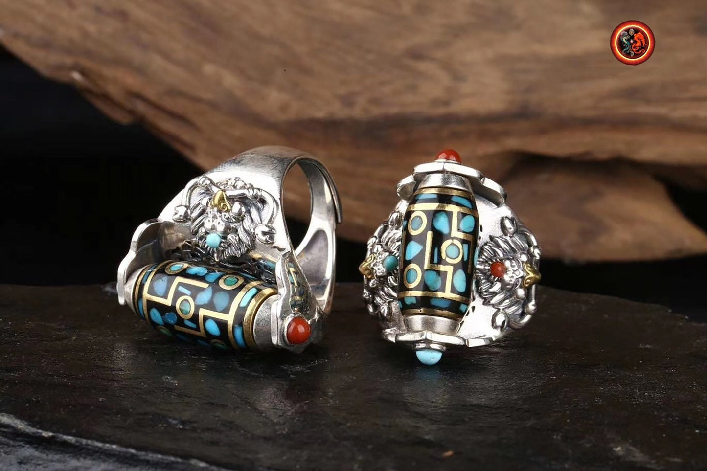 Bague bouddhiste tibétaine. DZI ou pierre celeste sacrée de protection tibétaine tournant représentation de Garuda, argent 925, turquoise. - obsidian dragon