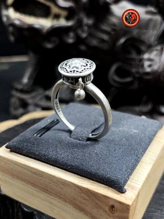 Bague de bouddhisme tibétain, moulin à prière, mantra de la compassion "om mani padme hum". Argent 925. moulin a prière tibétain tournant - obsidian dragon