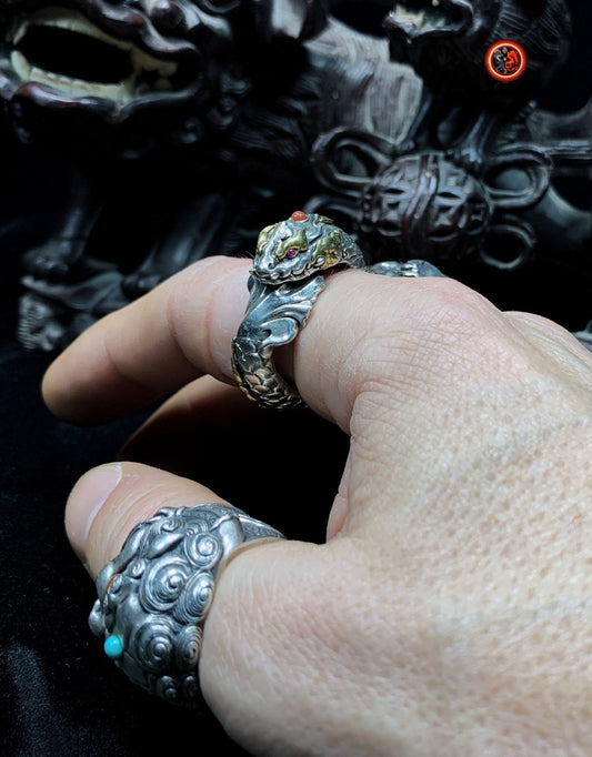 Bague dragon Aoyu. Feng shui protection. Argent 950, cuivre,rubis, agate nan hong. joaillerie artisanale de haute qualité. - obsidian dragon