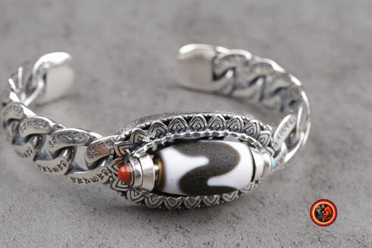 Bracelet de puissante protection tibetaine  en argent 925 et agate sacrée tibétaine, DZI. Au choix DZI "dents de tigre" ou DZI à "9yeux" - obsidian dragon