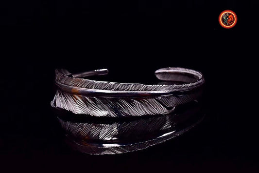 Bracelet jonc argent 925, plume d'aigle. Bracelet poinçonné. Travail fin et délicat. Mixte. Largeur de 16mm, Diamètre intérieur de 64mm - obsidian dragon