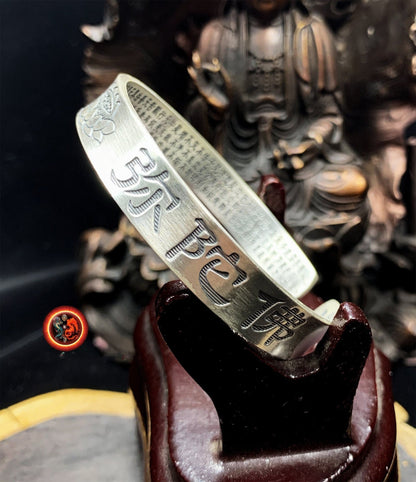 Bracelet jonc bouddhiste en argent 999 (poinçonné Ag999) mantra "Namo Amitofo" "Om ami dewa hri!", soutra du coeur gravé à l'intérieur - obsidian dragon