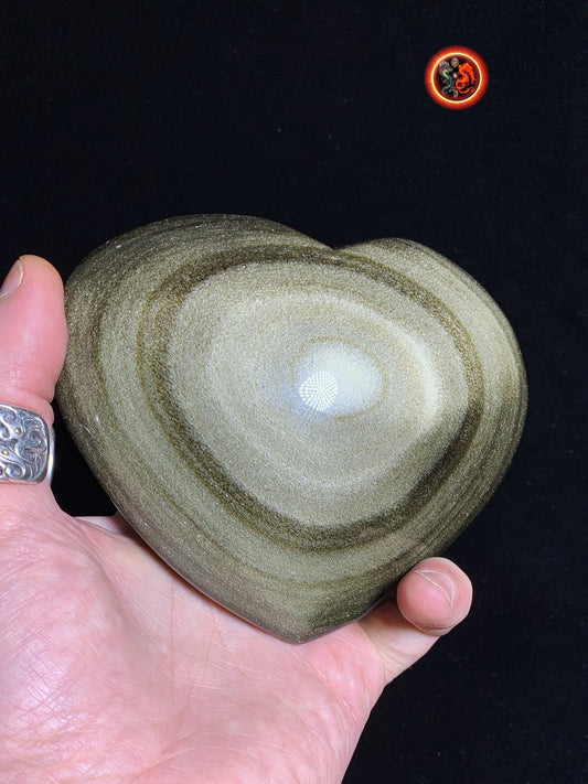 Grand coeur en obsidienne dorée. Originaire du Mexique. Qualité A+ Dimensions de 107/128/52mm poids de 0,729kg - obsidian dragon