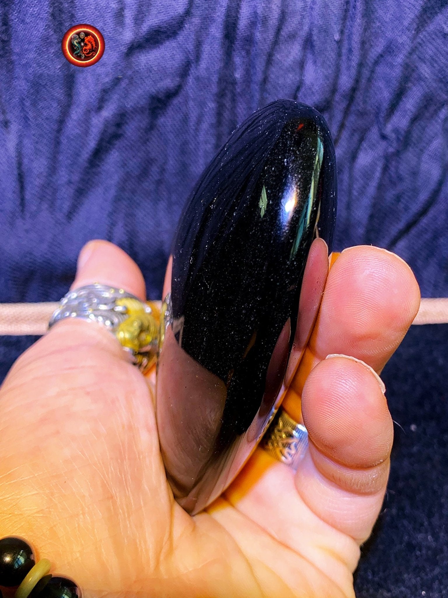 coeur en obsidienne dorée. Originaire du Mexique. Qualité A+ Dimensions de 100/90/34mm poids de 0,315kg - obsidian dragon