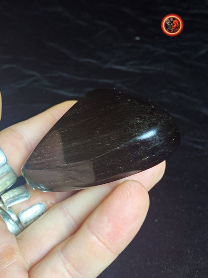 coeur en obsidienne dorée. Originaire du Mexique. Qualité A+ Dimensions de 64/71/32mm poids de 0,149kg - obsidian dragon