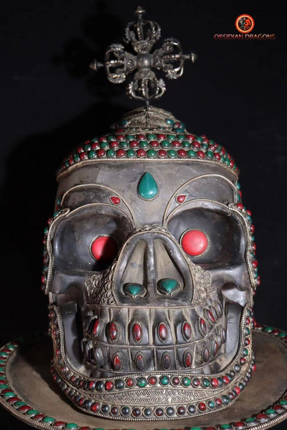 Grand crâne de cristal tibétain sur support- Pratiques tantriques