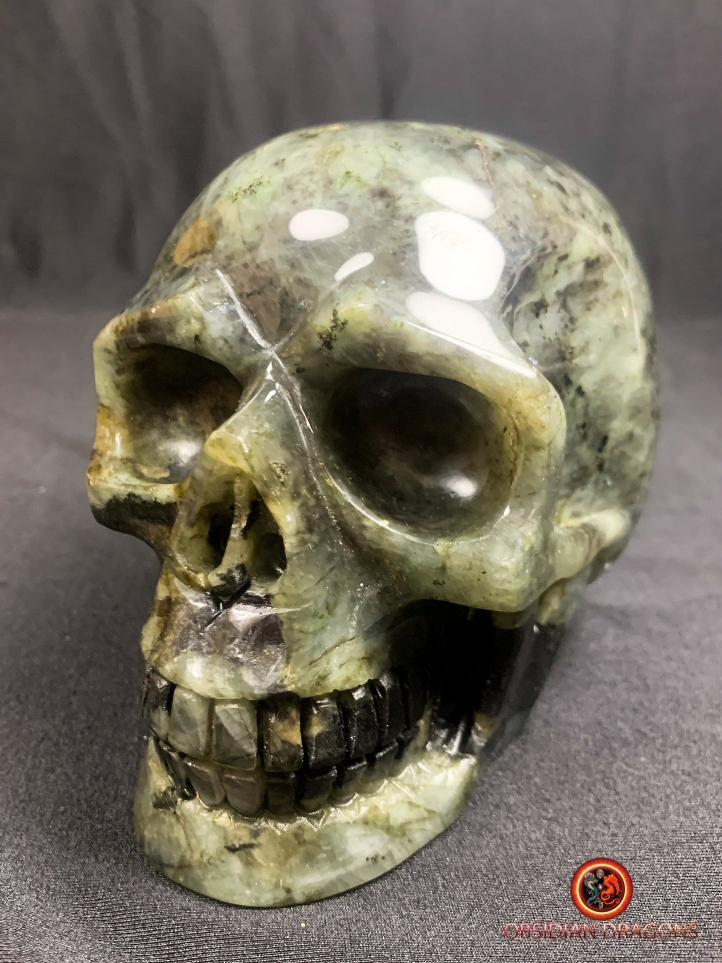 Grand crâne de cristal en labradorite- artisanal